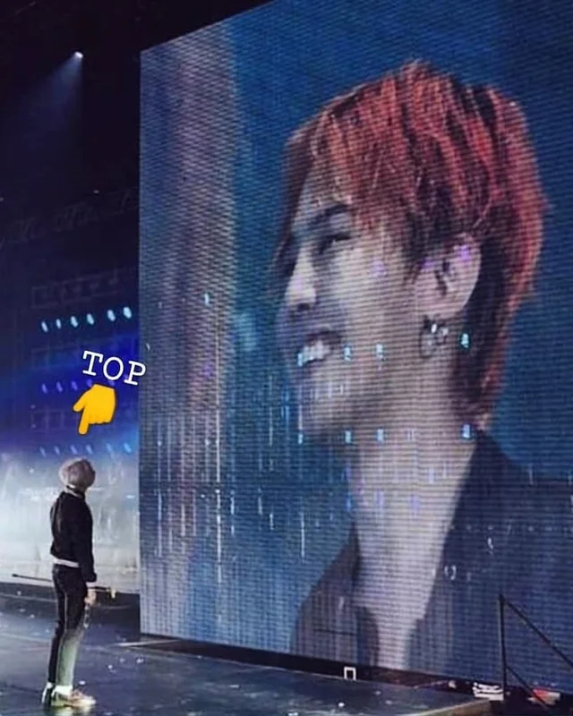 Khoảnh khắc của TOP khi anh ấy nhìn thấy nụ cười đẹp nhất trên màn hình 😍💙💝