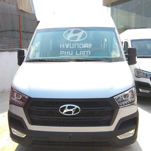 ✅XE HYUNDAI SOLATI 16 CHỖ 
🚛 Hyundai Solati 16 chỗ - EURO4 
- Chiều Dài : 6,195 x 2,038 x
