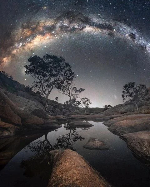 Milky Way Magic around Australia 🌌🖤

📸 ig/ blntpencil