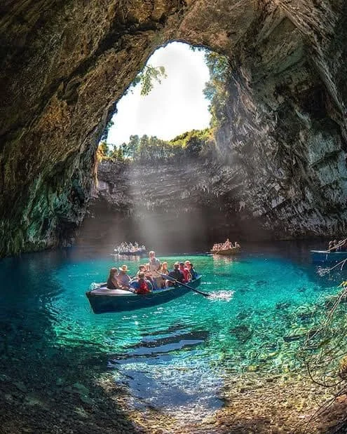 The most famous caves in Greece.
Cre: Kavya Mittal