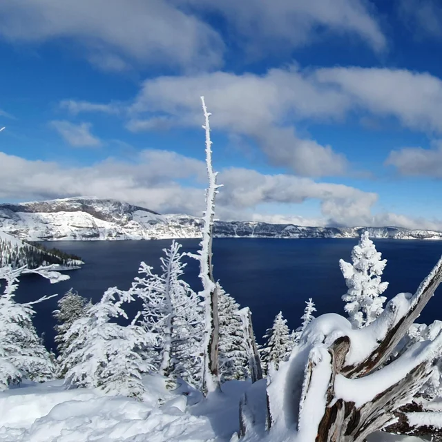 Winter in Crater Lake National Park
📌Crater Lake National Park, Oregon, USA.
---------