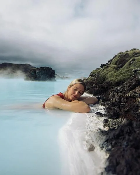 Would you like to take a bath here ??💧
📍 Blue Lagoon, Iceland 🇮🇸
📷@asasteinars 🦋