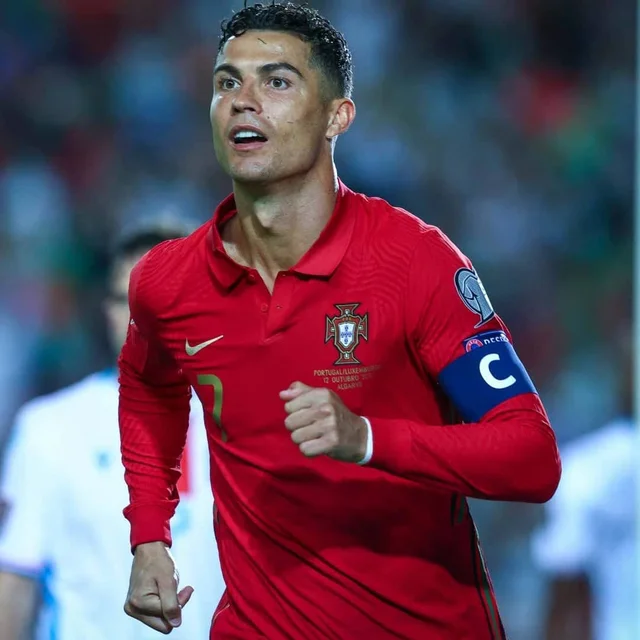 Cristiano Ronaldo STARTS for Portugal against Ireland.
---------
Cristiano Ronaldo Fans
