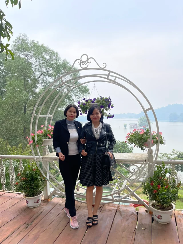 Chào đón mọi người cùng các doanh nhân thành đạt tới Biệt Thự Phan Thị Sơn Tây,Hà Nội trải