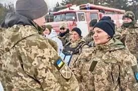 nữ quân nhân Ukrine trong cuộc đối đầu với quân Rusia