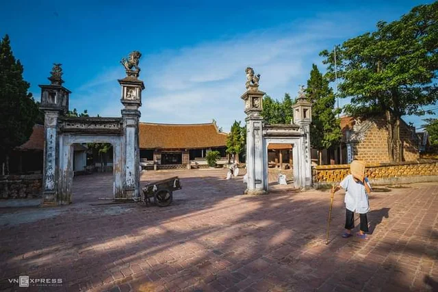 ⏳Vẻ đẹp xuyên không tại làng cổ Đường Lâm ⏳ 

Nằm cách đô thị Hà Nội hiện đại khoảng 45 km