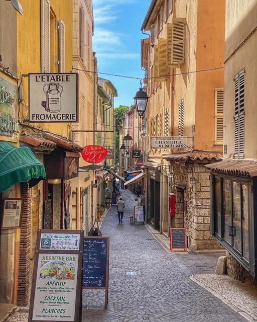 My first time in Antibes on the French Riviera - gets a big ❤️ from me!
