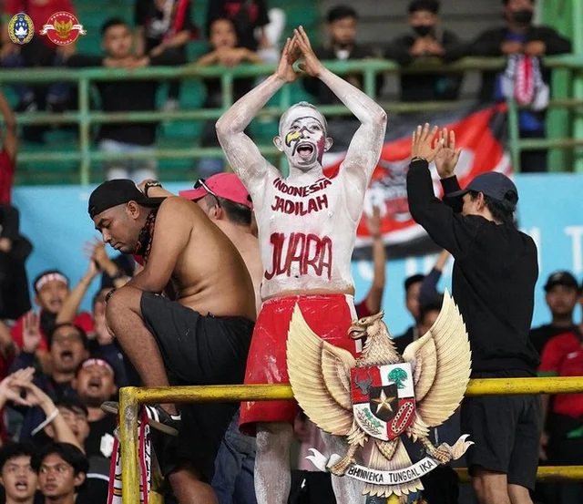 CĐV Indonesia tấn công cầu thủ Myanmar, lo ngại cho U16 Việt Nam 
======
🔸Chủ tịch LĐBĐ I