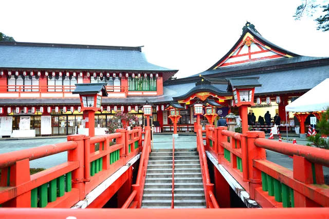 ⛩ Vẻ đẹp linh thiêng của đền Taikodani Inari giữa núi rừng hùng vĩ
🏮 Taikodani Inari là đ