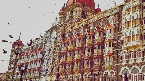 6 Best Hotels In Mumbai For Couples {Complete 2022 Guide!}