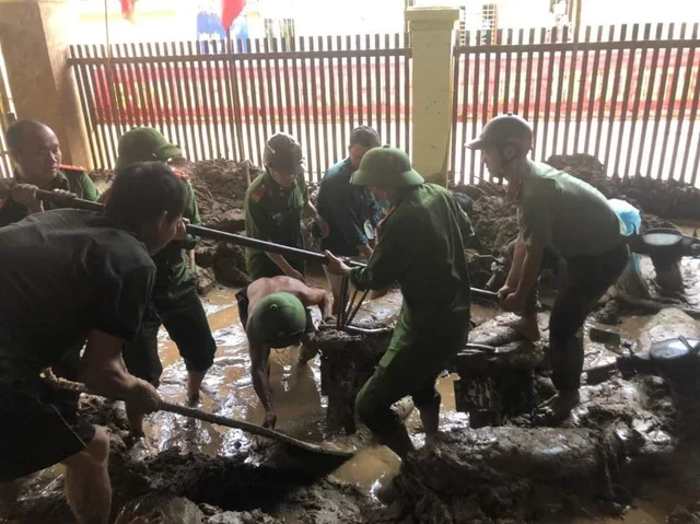 Tình quân dân sau cơn lũ quét ở Kỳ Sơn (Nghệ An) 🥰