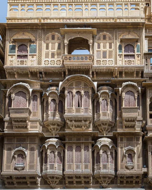 Located just 400m north of Jaisalmer fort and palace, Patwon Ki Haveli is a complex of fiv