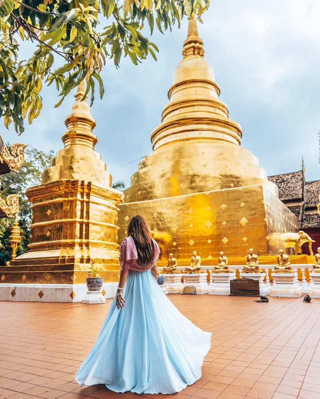 How beautiful is this golden pagoda?

Love everything gold 💛 and cant wait to go back to 