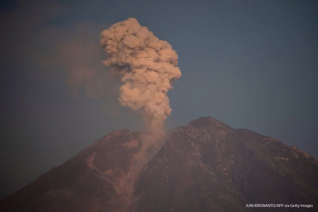 Indonesia's Mt. Semeru eruption buries homes, damages bridge
---------------------
By AGOE