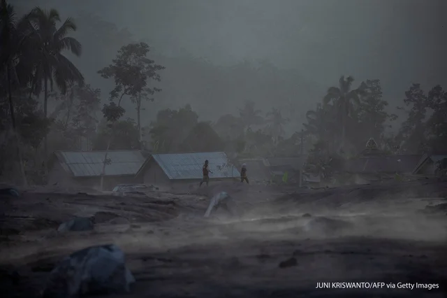 Indonesia's Mt. Semeru eruption buries homes, damages bridge
---------------------
By AGOE