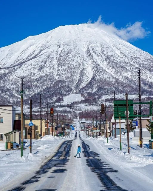 🌞 Khám phá thiên đường trượt tuyết tuyệt vời tại núi Yotei, Nhật Bản.
👉 Núi Yotei là một
