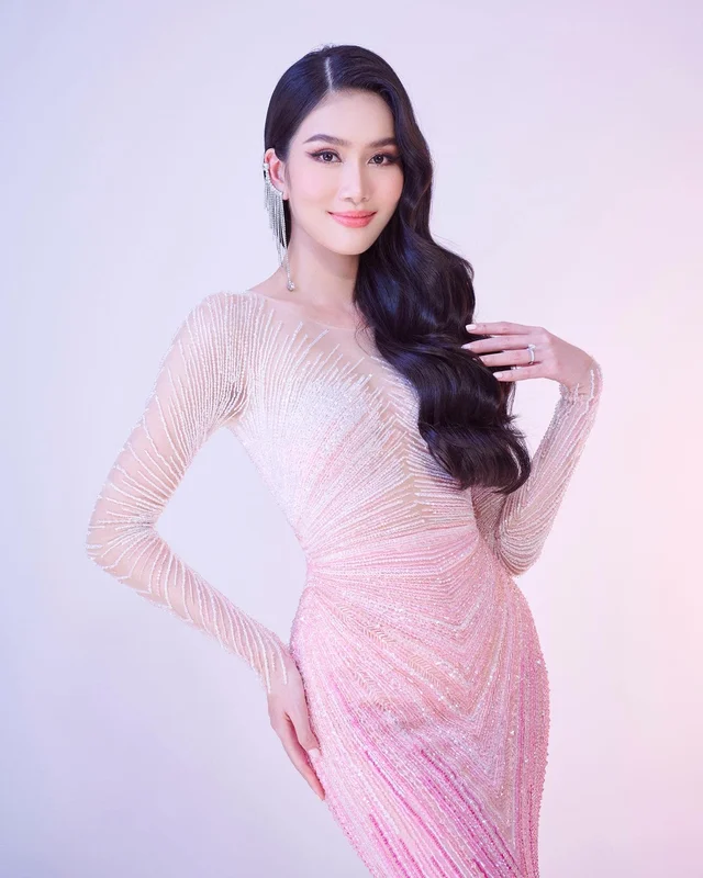 🔥 HOT: Á hậu Phương Anh vừa công bố 2 trang phục Evening Gown cho đêm Chung kết Miss Inte