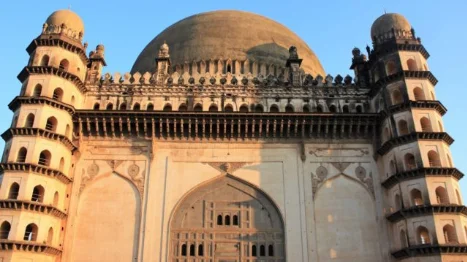 MYSTERIOUS ECHOES OF WHISPERING GALLERY OF GOL GUMBAZ BIJAPUR