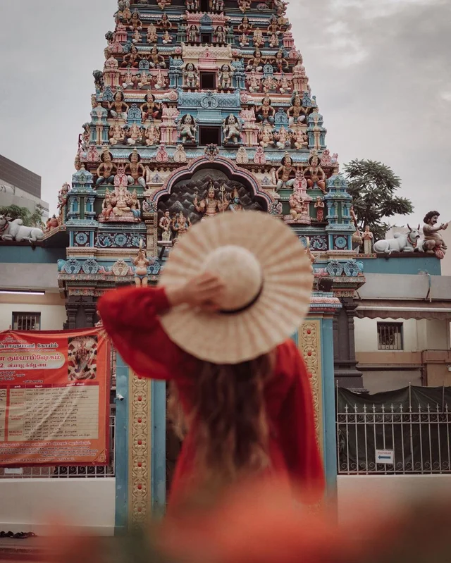 ⛩ 5 beautiful temples you must see in Singapore
⛩ Sri Vadapathira Kaliamman Temple
📍 555 
