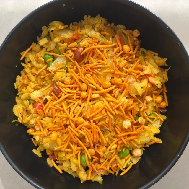 Spicy and Tangy Poha Recipe😍😍
#poha #vegetablepoha #poharecipe #poharecipes #breakfastre