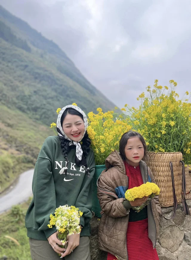 Không đi Hà Giang đời không nể 🤭🤭
Chuyến chạy xe hơn 300km của 2 cô gái lai nhau ngắm nú
