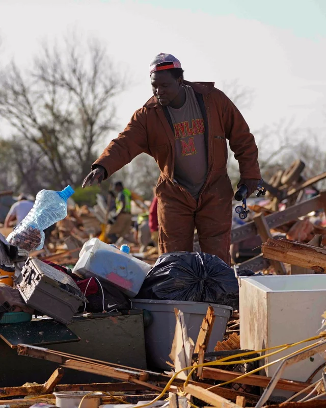 🔥 'Wiped off the map': South hit by more severe weather after tornadoes leave 26 dead 🔥
