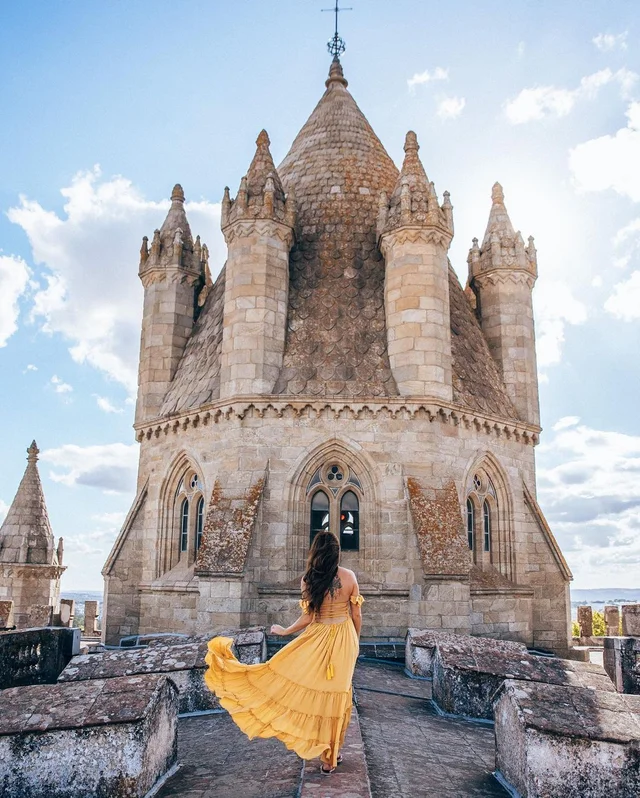 EVORA in Portugal 😍
Make sure to put this gorgeous town on your Portugal list! Loved ever
