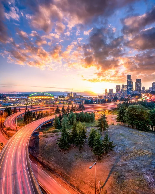 FACTS ABOUT SEATTLE YOU MAY NOT KNOW 😃

💟 Seattle gets less rainfall each year than plac