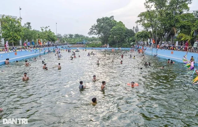 Hà Nội: Người dân ủng hộ 1,3 tỷ đồng biến ao làng thành "bể bơi" rộng 1.100m2 🌊🌊
---
Hàn