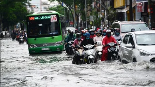 Cần lời giải để chấm dứt tình trạng đô thị "Cứ mưa lớn là ngập úng"