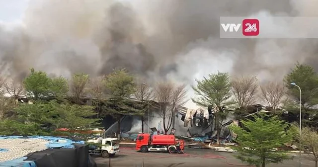 Bà Rịa- Vũng Tàu: Đang nỗ lực dập tắt đám cháy lớn trong KCN Phú Mỹ 1

Một vụ cháy lớn đan